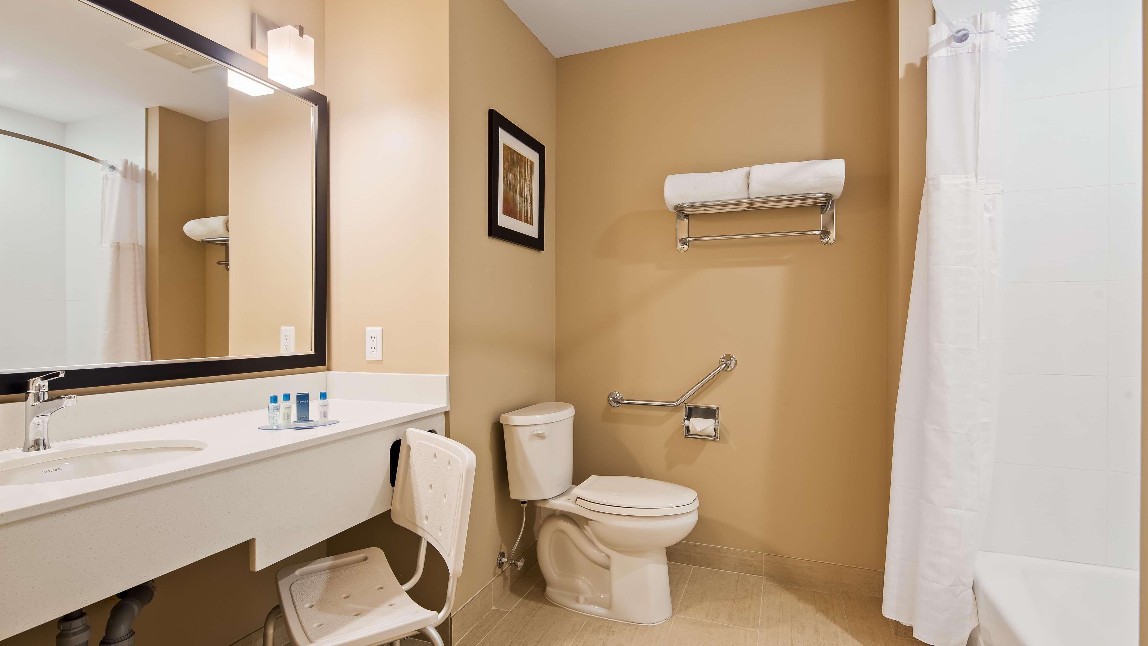Best Western Plus Merritt Hotel Экстерьер фото