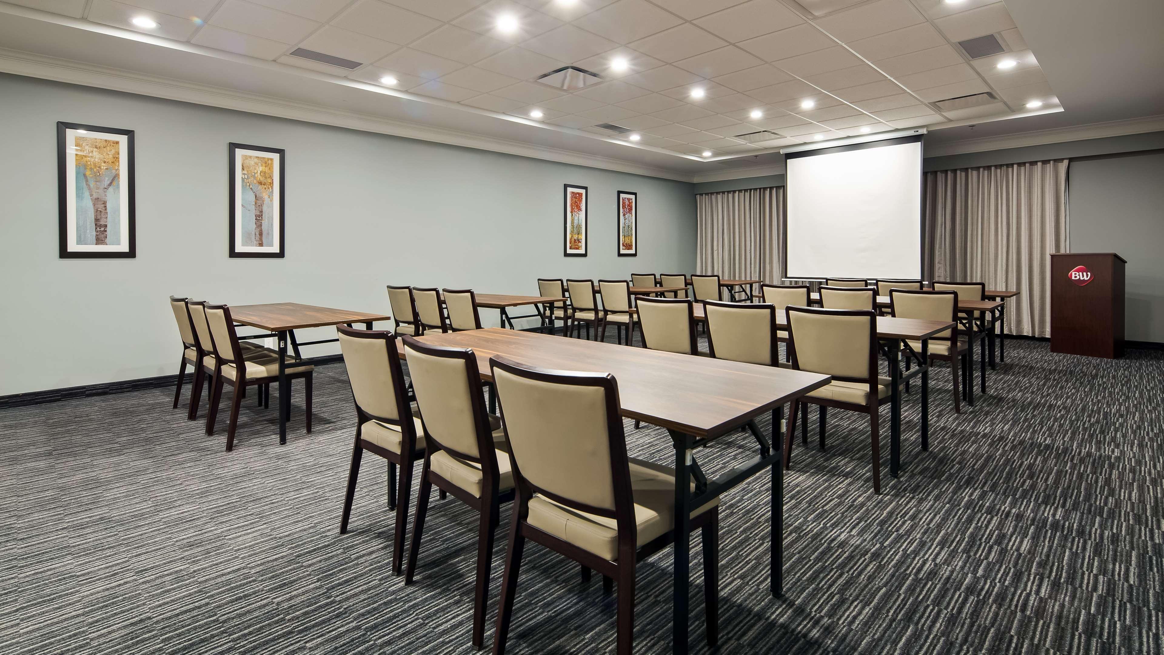 Best Western Plus Merritt Hotel Экстерьер фото